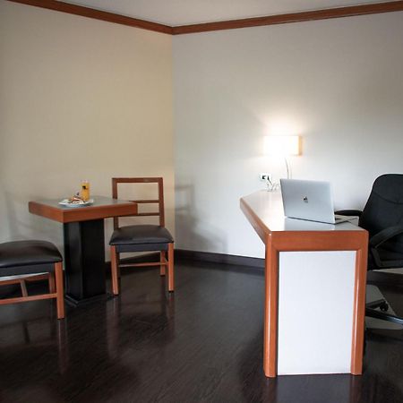 Hotel Abastos Plaza مدينة مكسيكو المظهر الخارجي الصورة