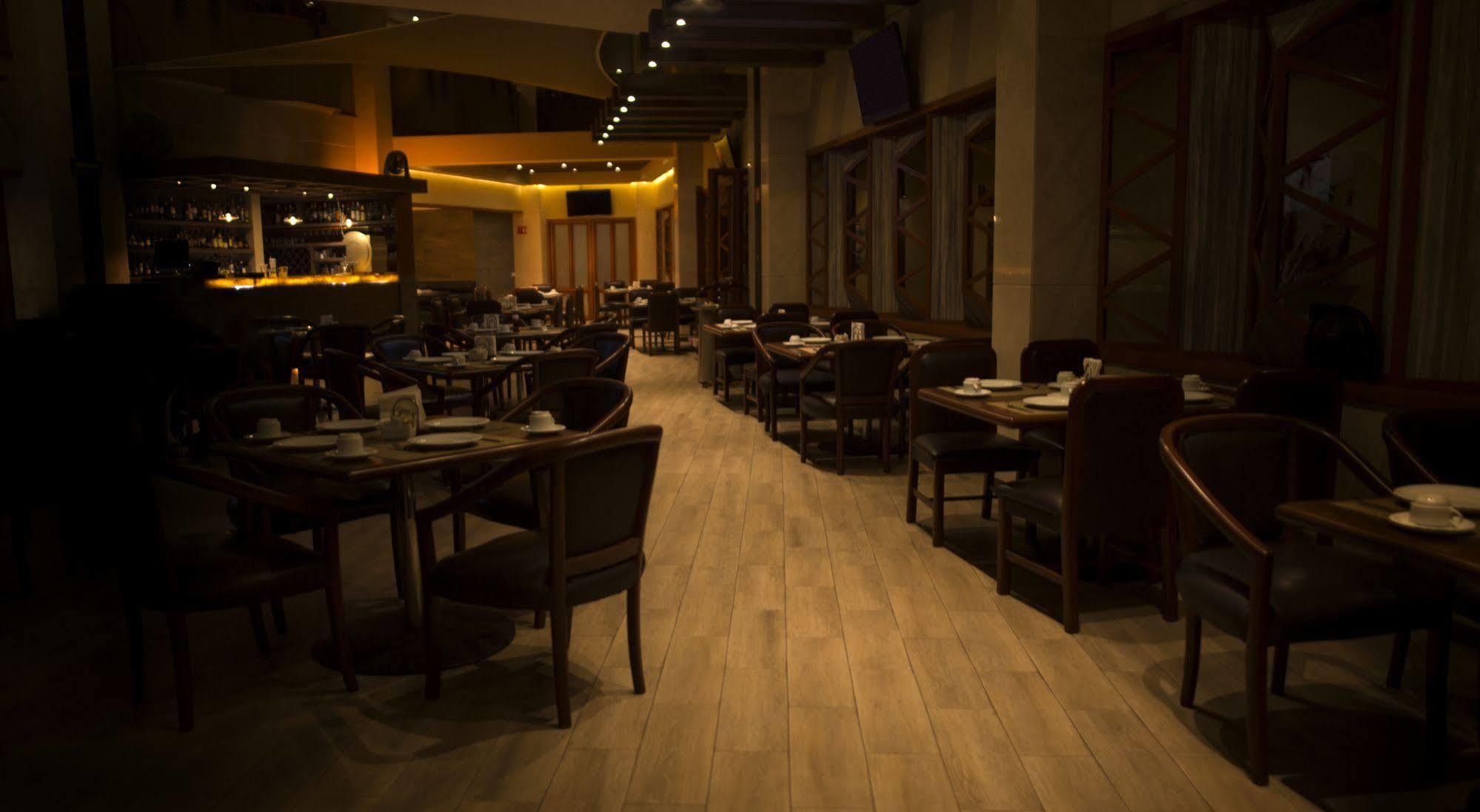 Hotel Abastos Plaza مدينة مكسيكو المظهر الخارجي الصورة